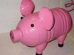 creare un salvadanaio riciclando la plastica