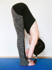 yoga piegamento in avanti