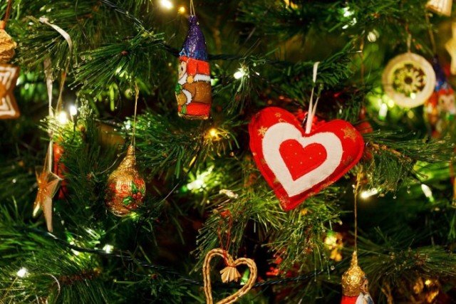 Natale 2015, come montare albero e luci in tutta sicurezza