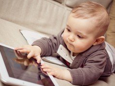 Bimbi e telefonini: una riflessione