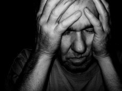 Mal di testa ed emicrania riconoscerli e rimedi da usare