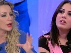 Andrea Damante: rissa in tv con Karina Cascella