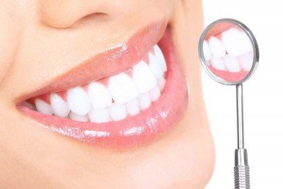 Denti: ecco perchè è importante lavarli spesso denti