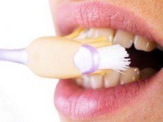 Spazzolino da denti: spesso si può riempire di feci!
